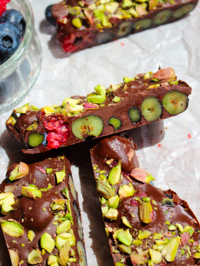 4 Ingredient Chocolate Berry Bark
