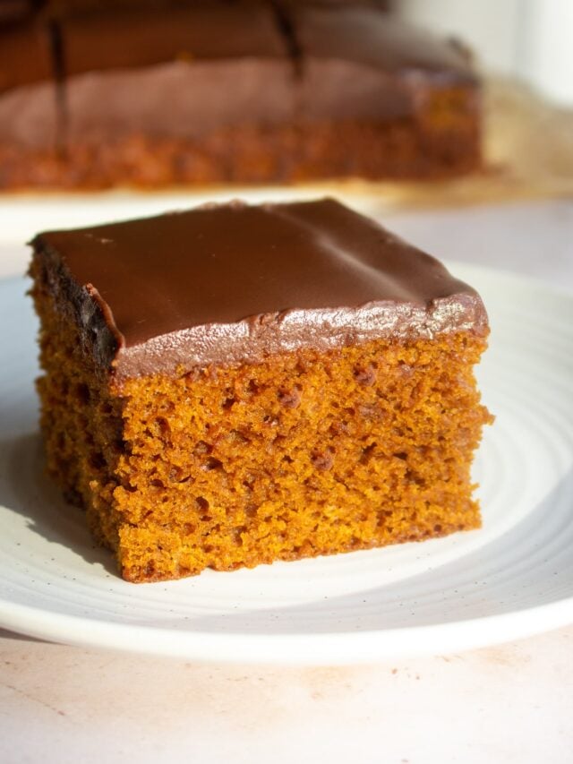 Gingerbread Pumpkin Cake